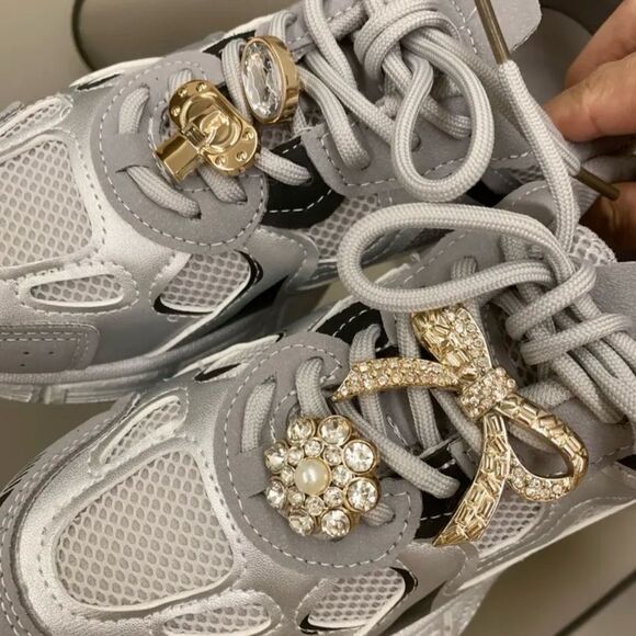 Trendy crystal and gold shoe charms - Picture 5 of 8